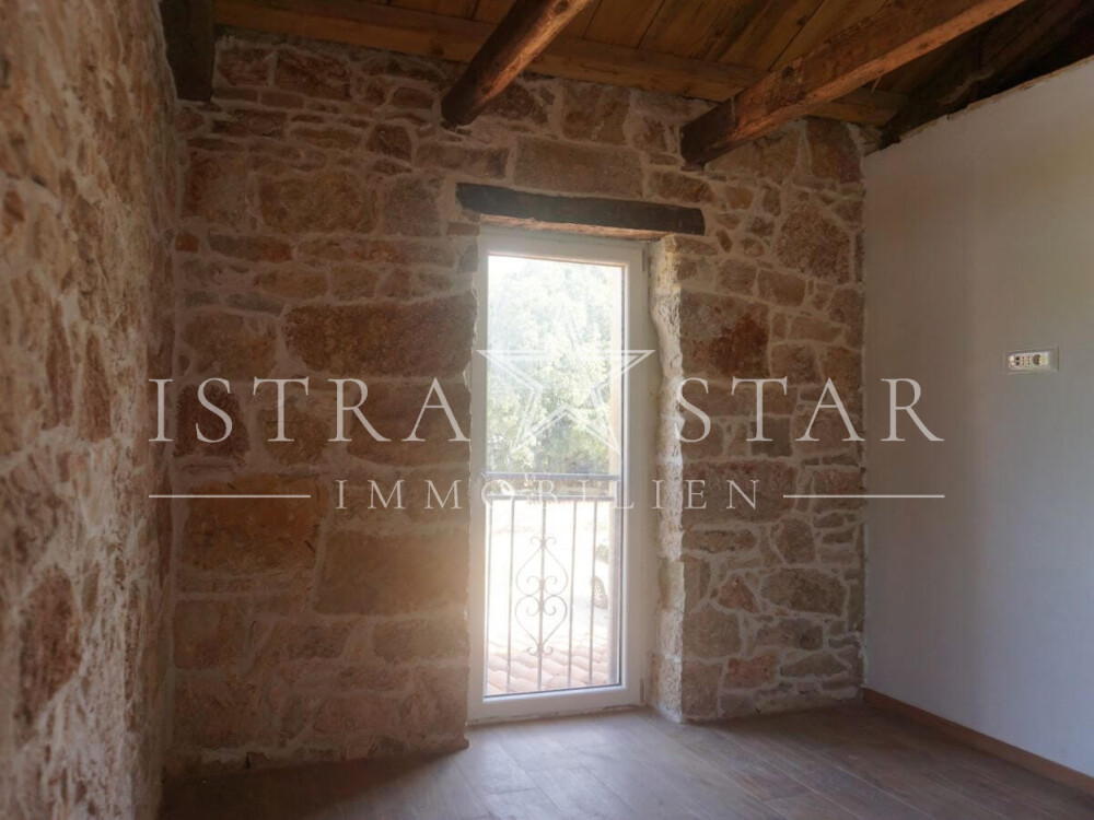Charmantes Steinhaus modern renoviert mit kleinem Garten in der Nähe von Porec