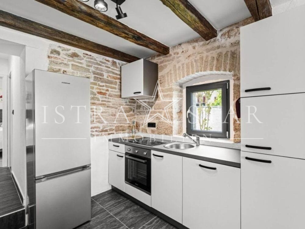 Authentisches renoviertes Steinhaus im istrischen Stil mit Pool bei Porec