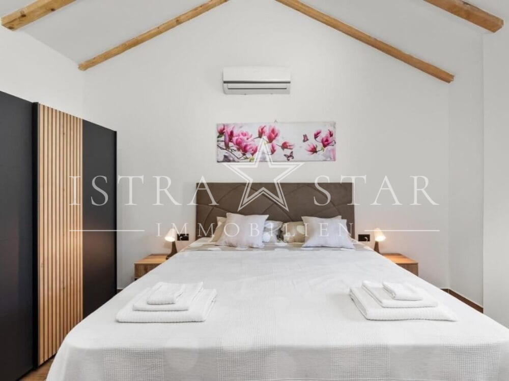 Authentisches renoviertes Steinhaus im istrischen Stil mit Pool bei Porec