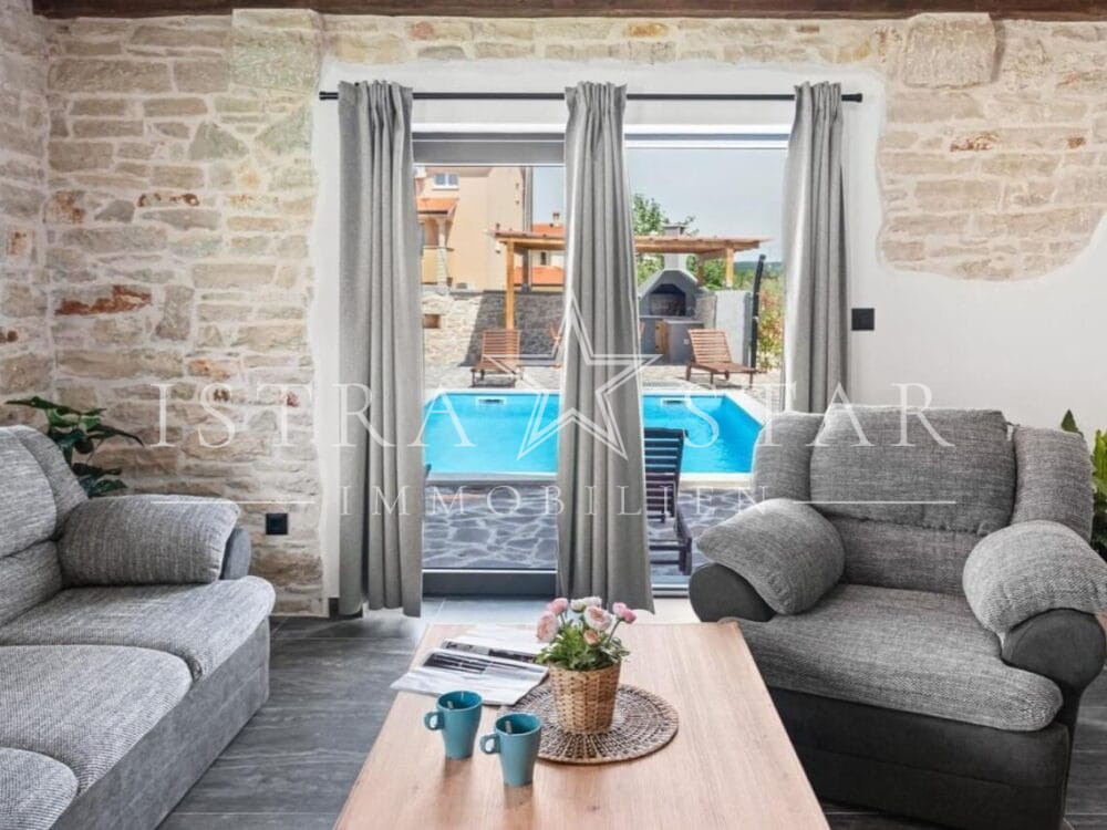 Authentisches renoviertes Steinhaus im istrischen Stil mit Pool bei Porec