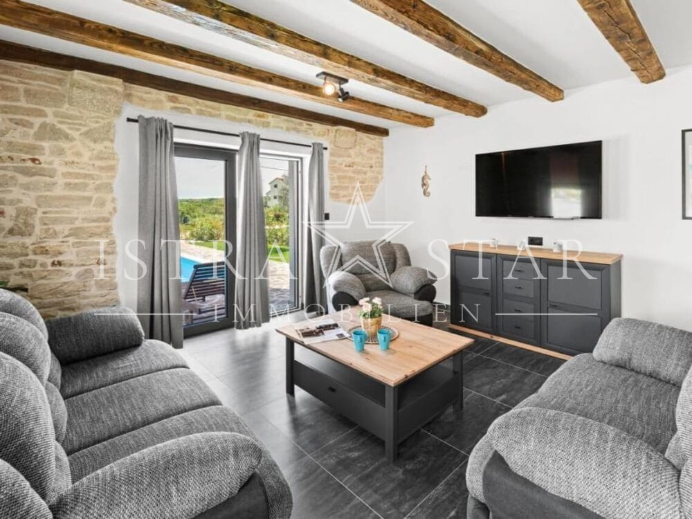 Authentisches renoviertes Steinhaus im istrischen Stil mit Pool bei Porec