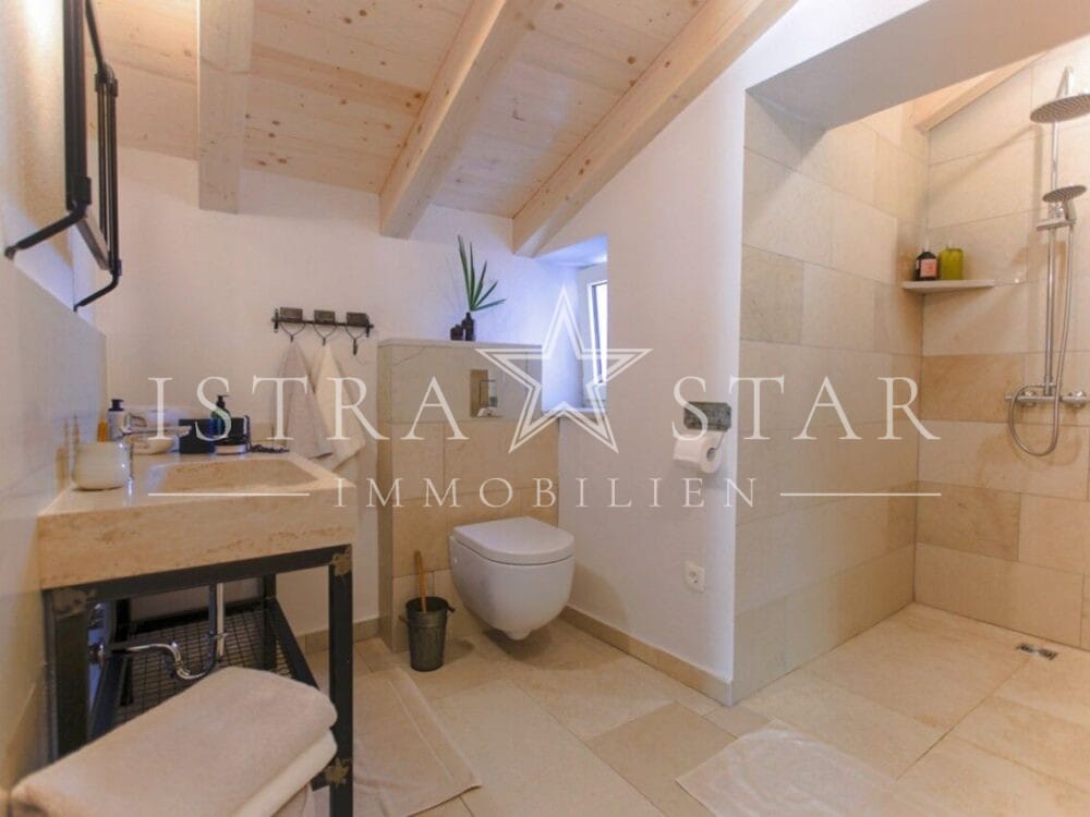 Einzigartiges Steinhaus, vollständig renoviert, mit Pool in der Nähe von Kanfanar