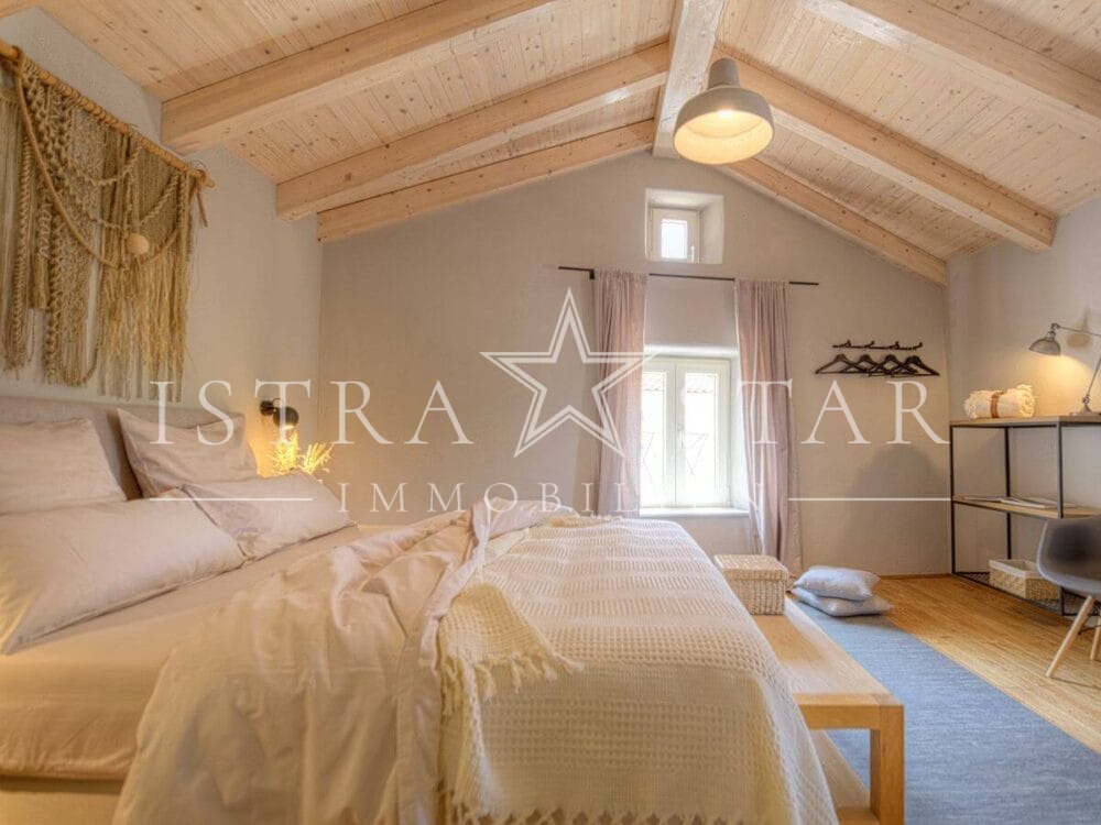 Einzigartiges Steinhaus, vollständig renoviert, mit Pool in der Nähe von Kanfanar