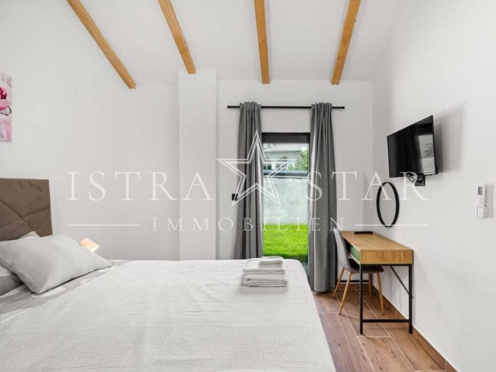 Authentisches renoviertes Steinhaus im istrischen Stil mit Pool bei Porec