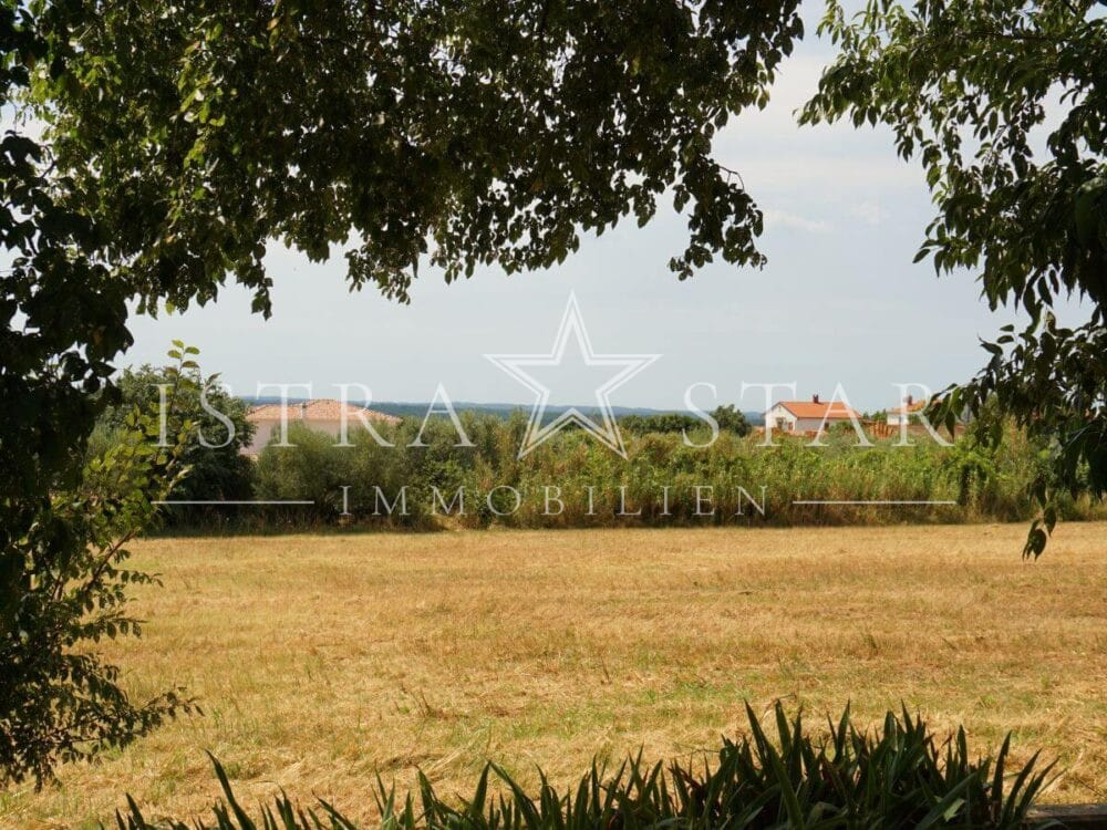 Historisches Steinhaus zum Sanieren in ruhiger und begehrter Lage nahe Kastelir