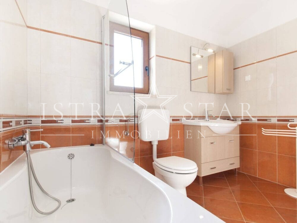 Gepflegtes Mediterranes Haus mit Pool und Garten in der Nähe von Porec