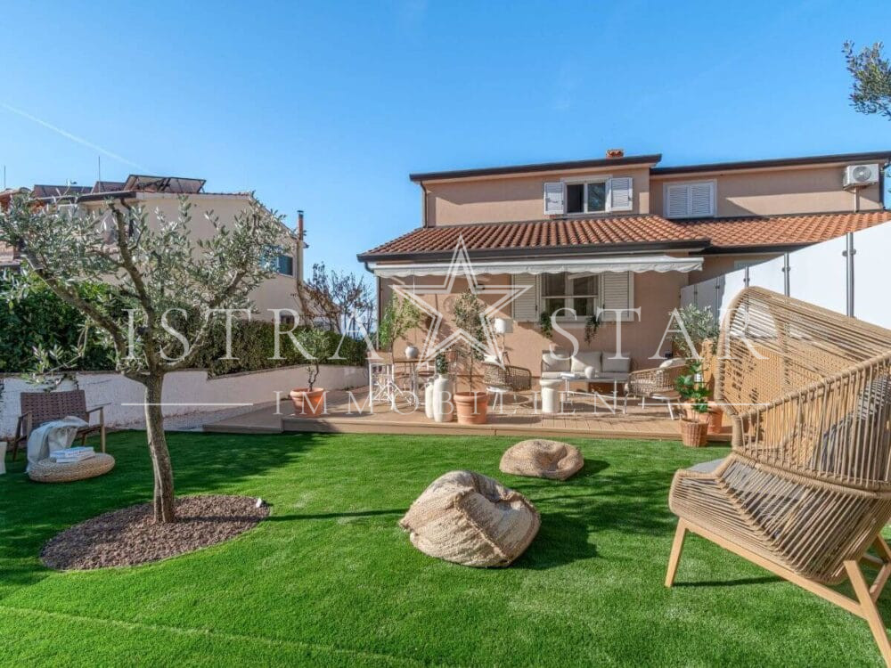 Stilvolle Doppelhaushälfte modern renoviert mit Meerblick und Pool in Kastelir