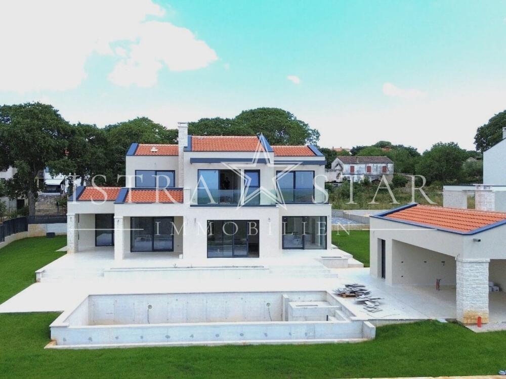 Luxuriöses Haus mit Pool und Meerblick in ruhiger Umgebung nahe Porec