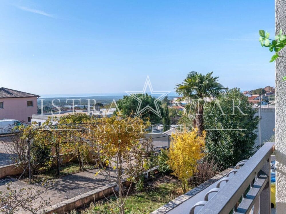 Stilvolle Doppelhaushälfte modern renoviert mit Meerblick und Pool in Kastelir