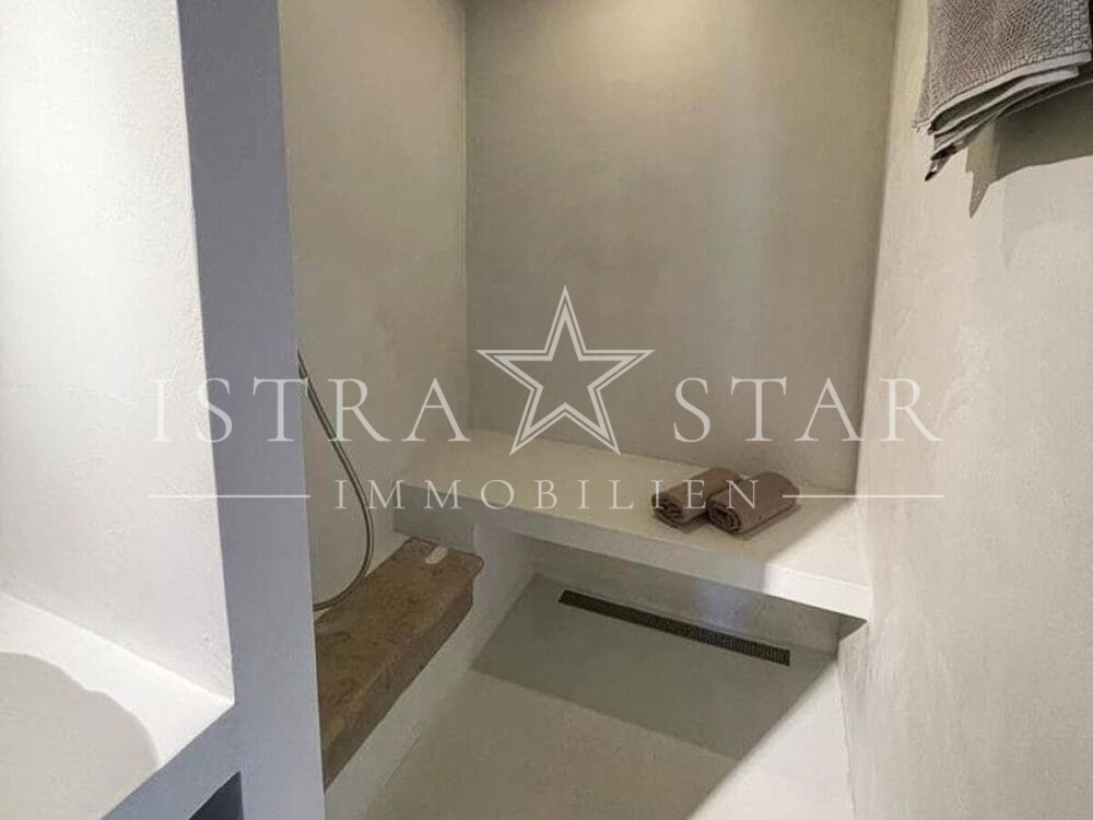 Modernes Steinhaus in Motovun – hochwertig renoviert, Poolbereich inklusive