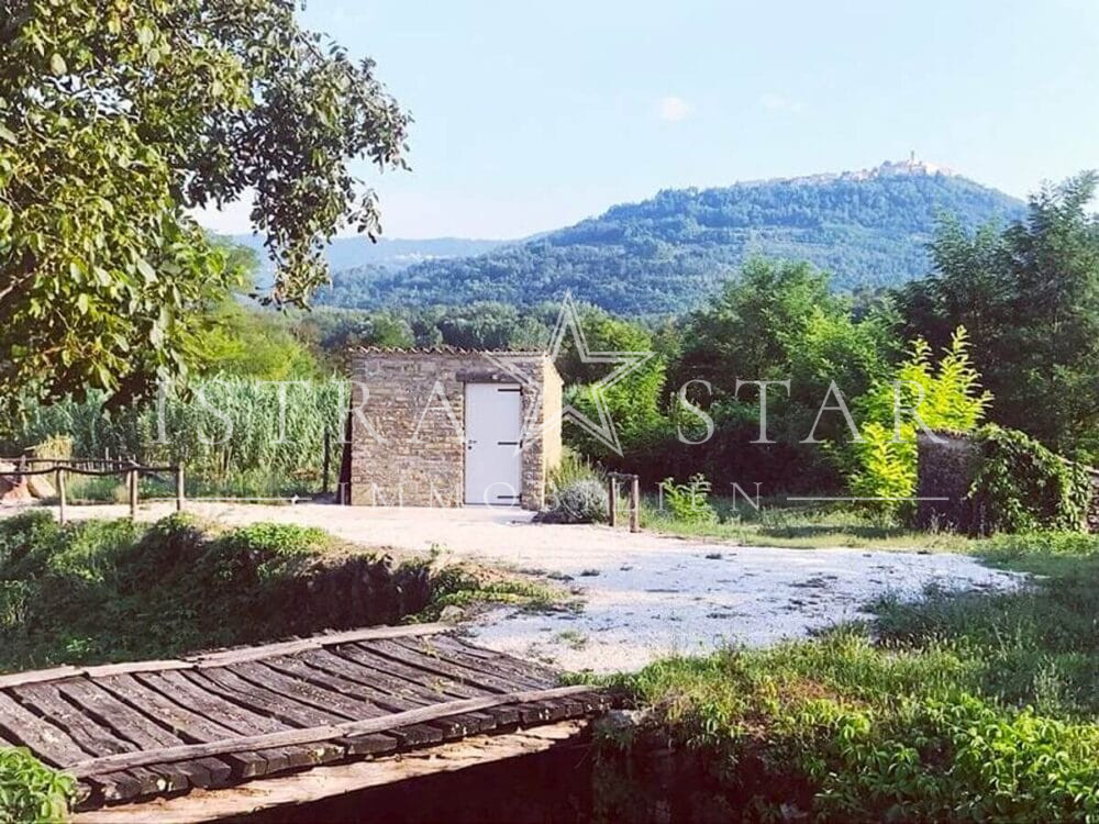 Modernes Steinhaus in Motovun – hochwertig renoviert, Poolbereich inklusive