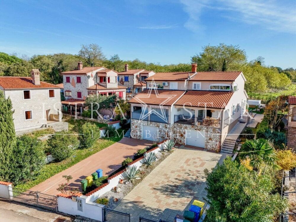 Stilvolle Doppelhaushälfte modern renoviert mit Meerblick und Pool in Kastelir