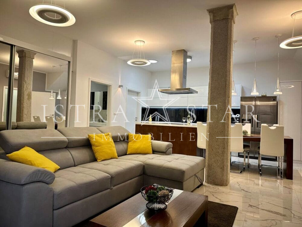 Premium Erdgeschosswohnung in der Altstadt von Porec, Meer fußläufig erreichbar