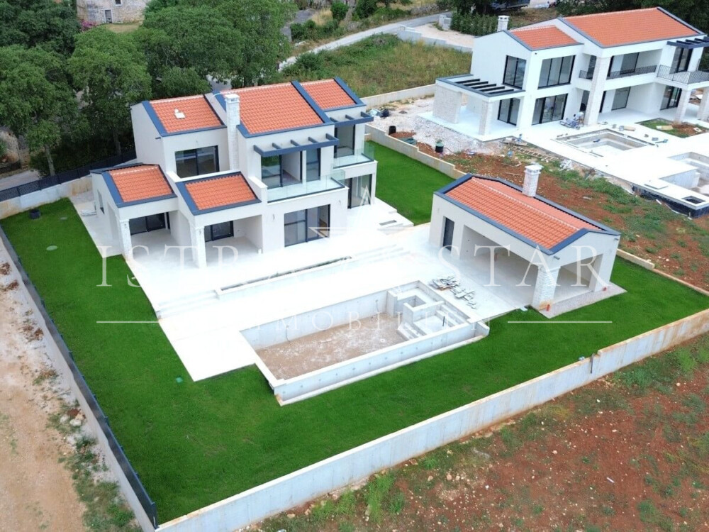 Luxuriöses Haus mit Pool und Meerblick in ruhiger Umgebung nahe Porec