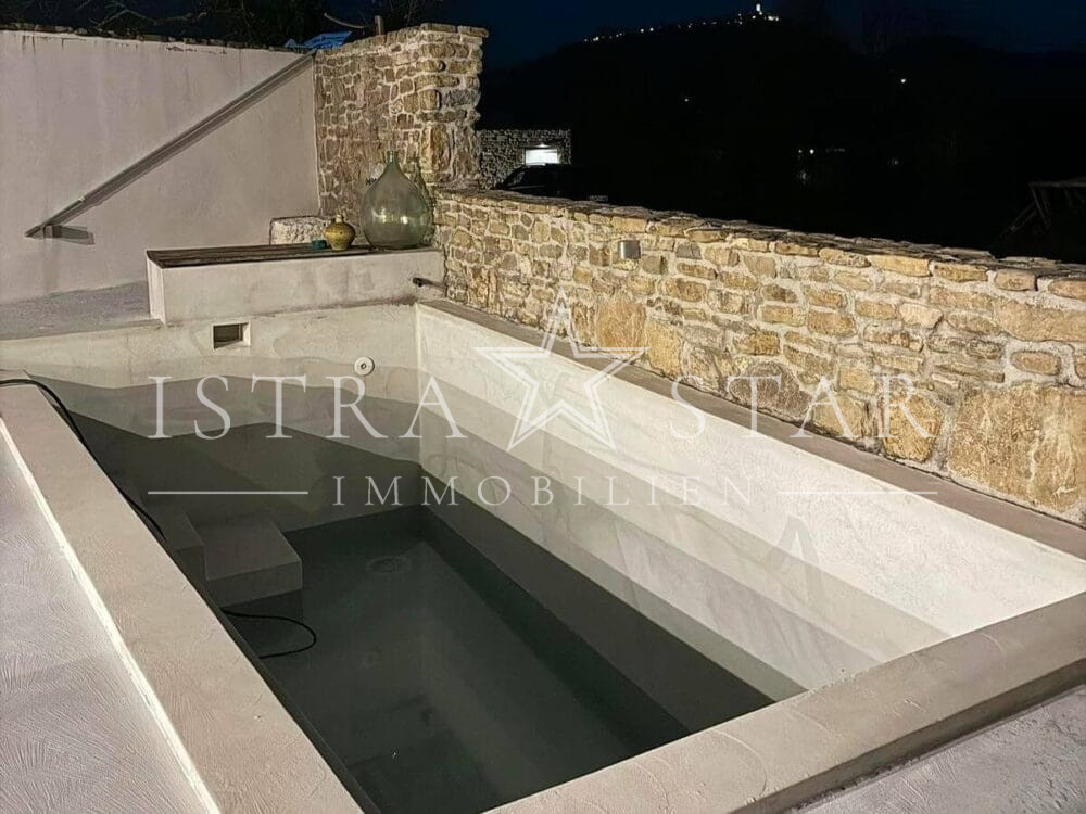 Modernes Steinhaus in Motovun – hochwertig renoviert, Poolbereich inklusive