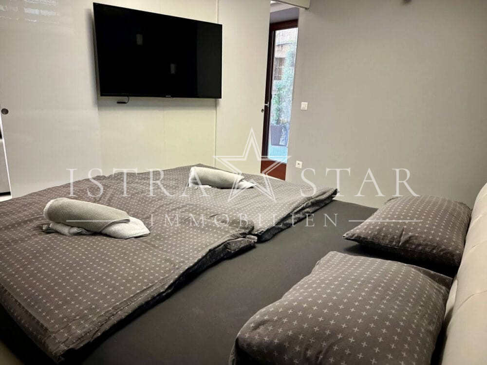 Premium Erdgeschosswohnung in der Altstadt von Porec, Meer fußläufig erreichbar