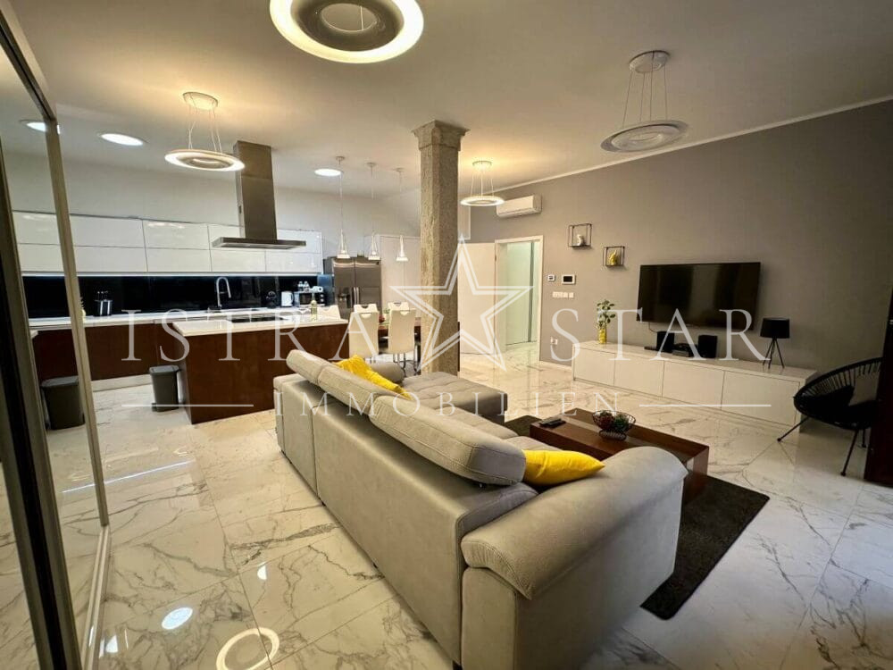 Premium Erdgeschosswohnung in der Altstadt von Porec, Meer fußläufig erreichbar