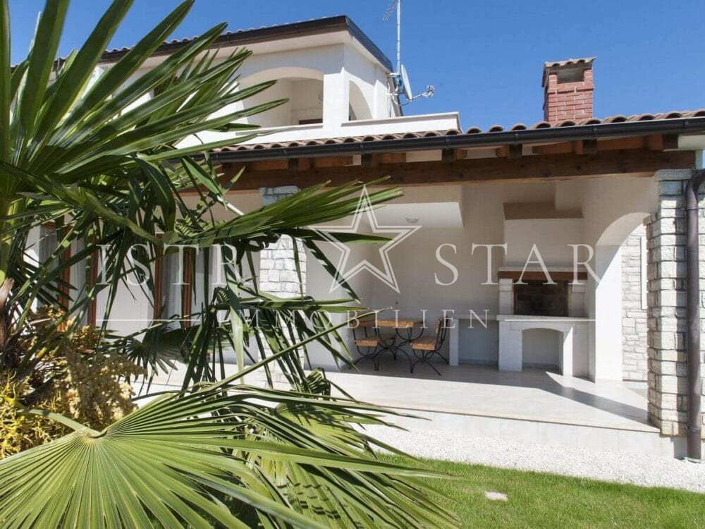 Gepflegtes Mediterranes Haus mit Pool und Garten in der Nähe von Porec