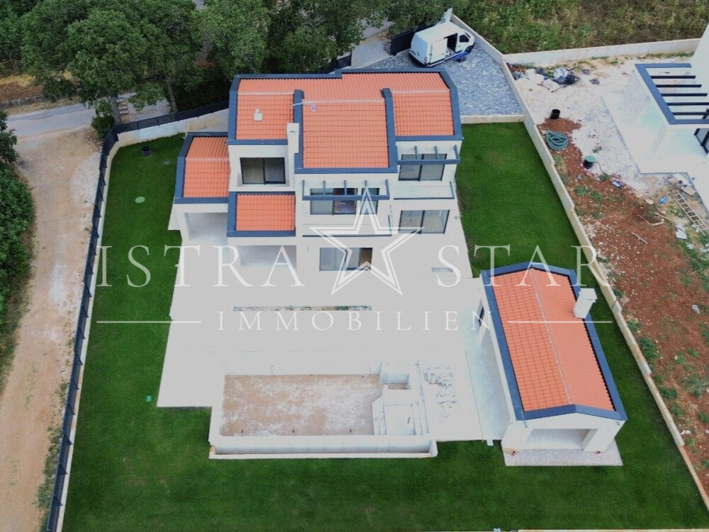 Luxuriöses Haus mit Pool und Meerblick in ruhiger Umgebung nahe Porec