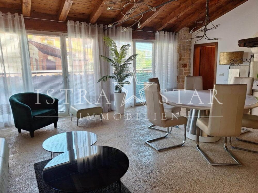 Modernisiertes Steinhaus mit istrischem Charme und Meerblick, nahe Porec