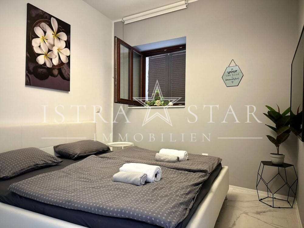 Premium Erdgeschosswohnung in der Altstadt von Porec, Meer fußläufig erreichbar