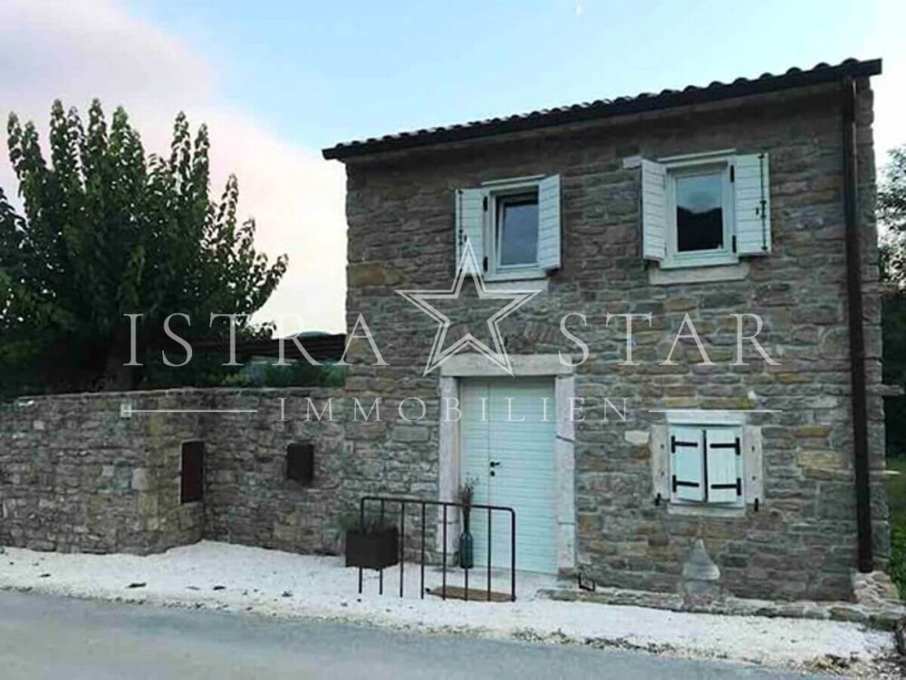 Modernes Steinhaus in Motovun – hochwertig renoviert, Poolbereich inklusive