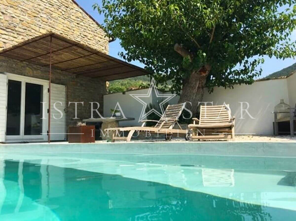 Modernes Steinhaus in Motovun – hochwertig renoviert, Poolbereich inklusive