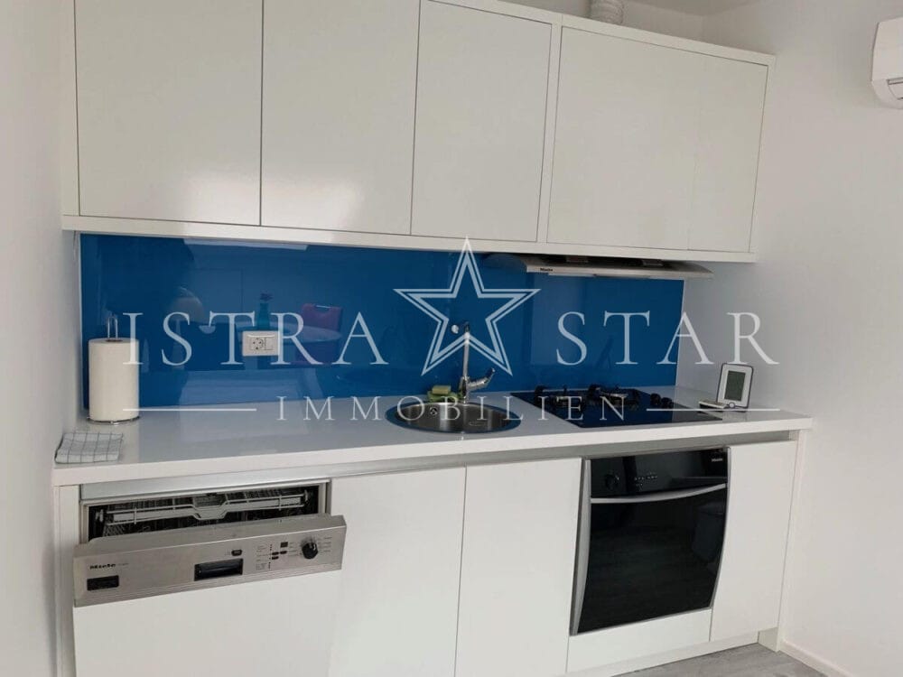 Exklusive 2-Zimmer-Wohnung, luxuriös renoviert, in der Altstadt von Porec am Meer