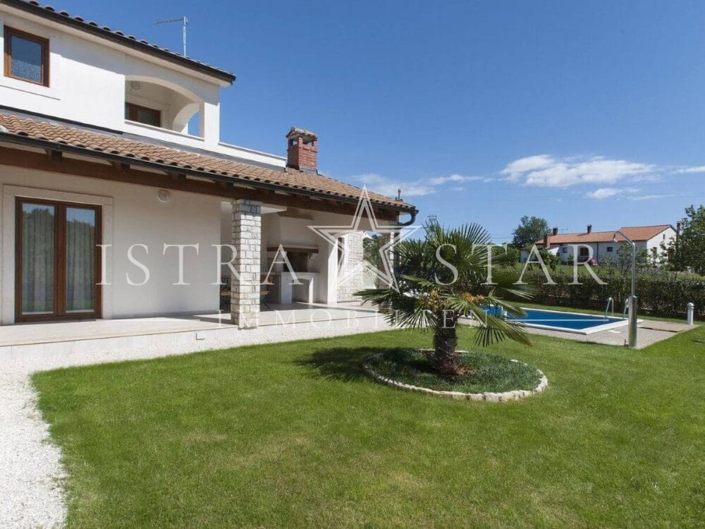 Gepflegtes Mediterranes Haus mit Pool und Garten in der Nähe von Porec