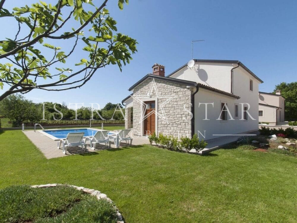 Gepflegtes Mediterranes Haus mit Pool und Garten in der Nähe von Porec