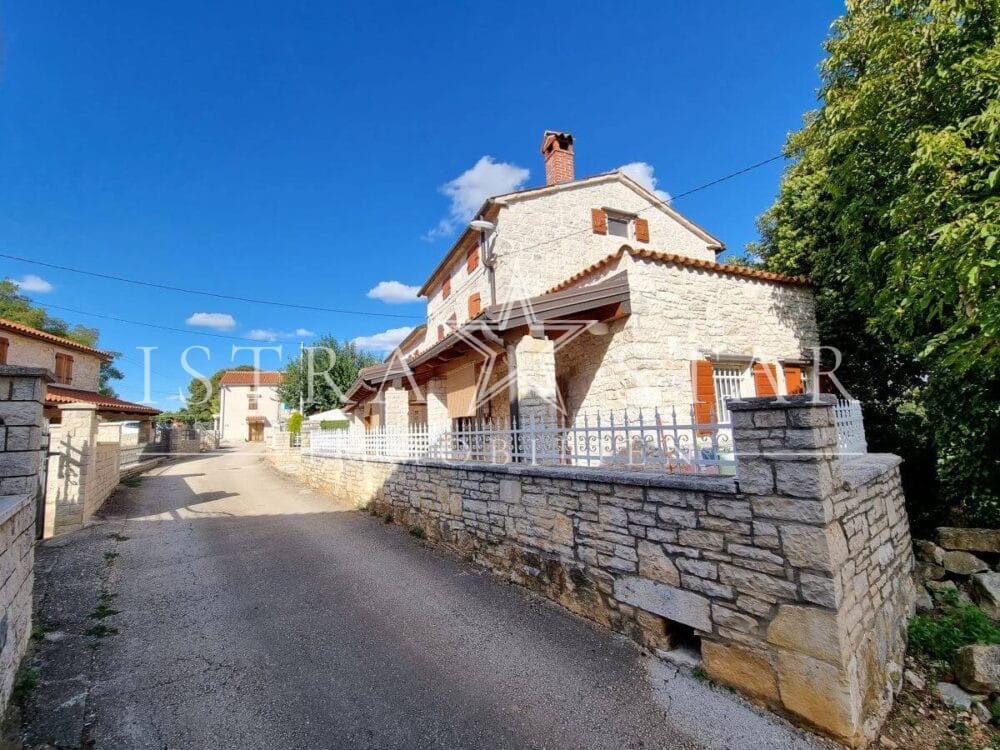 Istrisches Doppel-Steinhaus hochwertig renoviert in Meeresnähe bei Porec