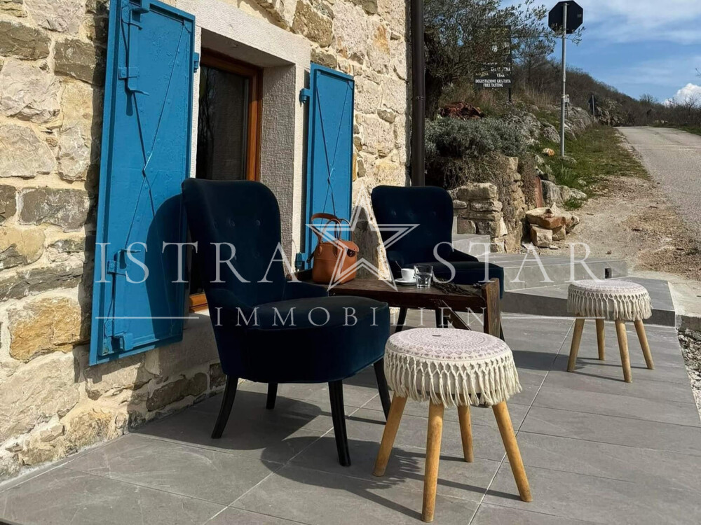 Modernes Steinhaus in Motovun – hochwertig renoviert, Poolbereich inklusive