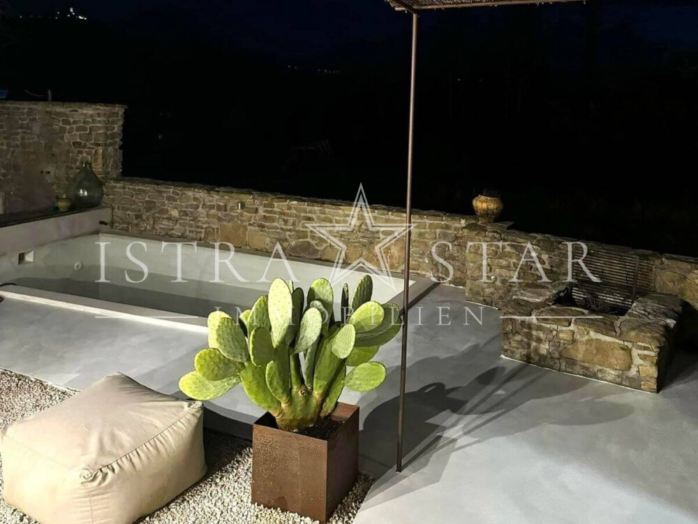 Modernes Steinhaus in Motovun – hochwertig renoviert, Poolbereich inklusive