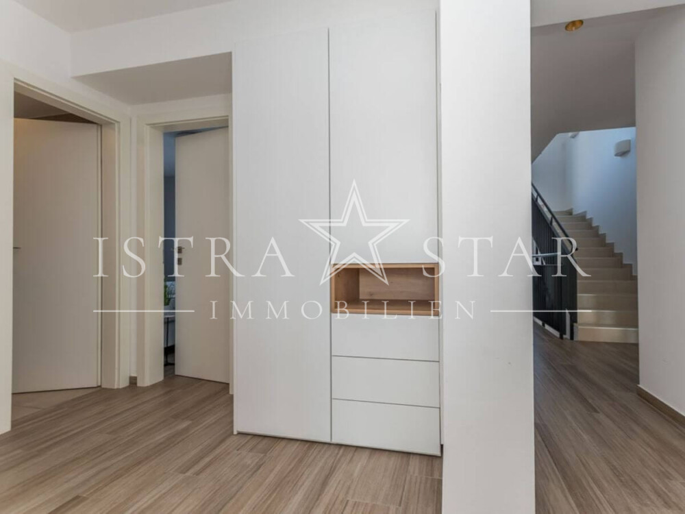 Exklusives Modernes Haus mit Pool und Meerblick, ruhige Strandnähe bei Porec