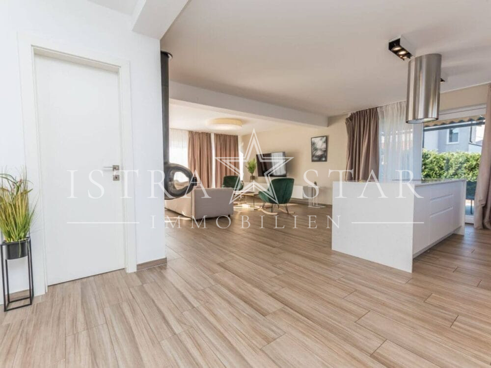 Exklusives Modernes Haus mit Pool und Meerblick, ruhige Strandnähe bei Porec