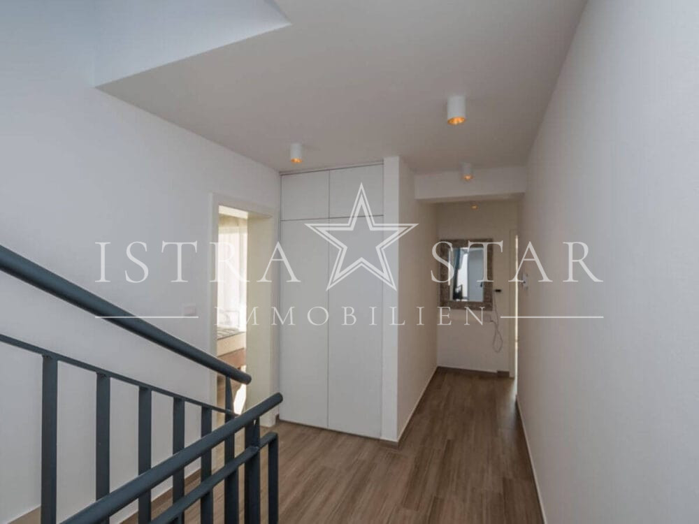 Exklusives Modernes Haus mit Pool und Meerblick, ruhige Strandnähe bei Porec