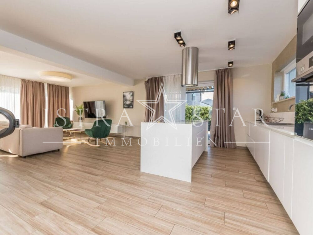 Exklusives Modernes Haus mit Pool und Meerblick, ruhige Strandnähe bei Porec