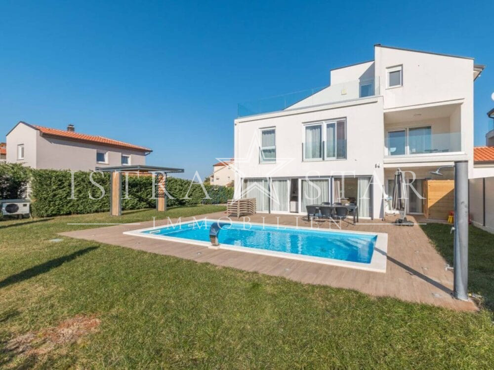 Exklusives Modernes Haus mit Pool und Meerblick, ruhige Strandnähe bei Porec