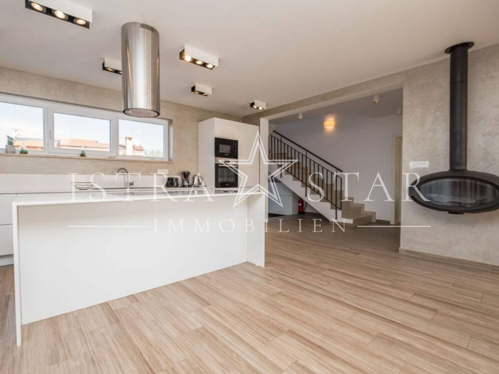 Exklusives Modernes Haus mit Pool und Meerblick, ruhige Strandnähe bei Porec