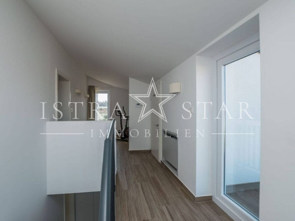 Exklusives Modernes Haus mit Pool und Meerblick, ruhige Strandnähe bei Porec