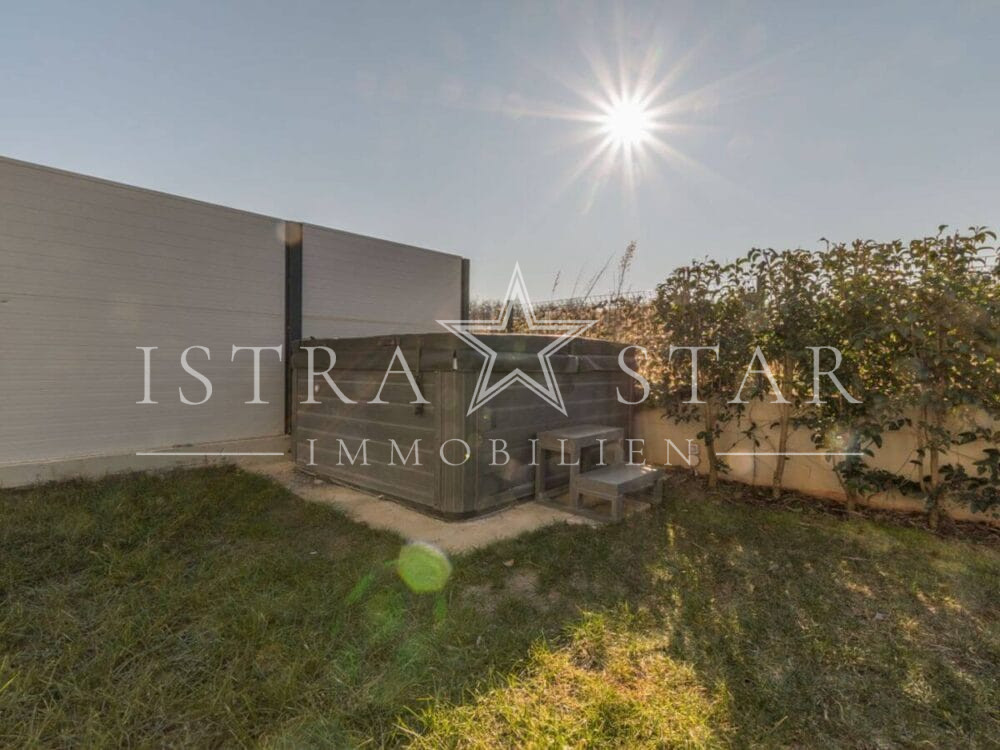 Exklusives Modernes Haus mit Pool und Meerblick, ruhige Strandnähe bei Porec