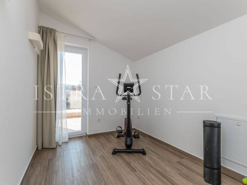 Exklusives Modernes Haus mit Pool und Meerblick, ruhige Strandnähe bei Porec