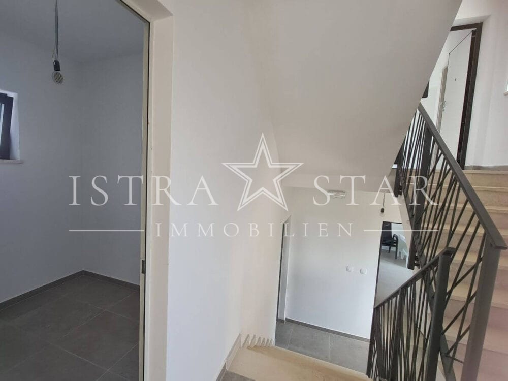 Modernes Vierzimmerapartment im Neubau mit großer Dachterrasse in begehrter Meeresregion