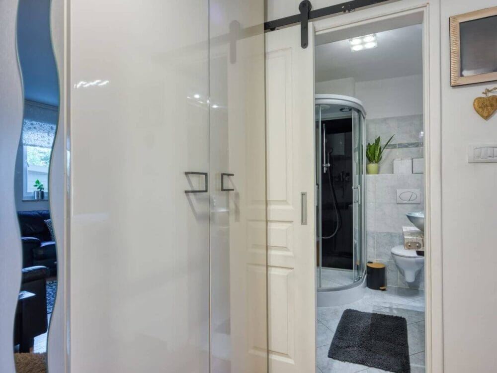 Gepflegte 3-Zimmer-Wohnung mit eigenem Garten in der Nähe von Porec