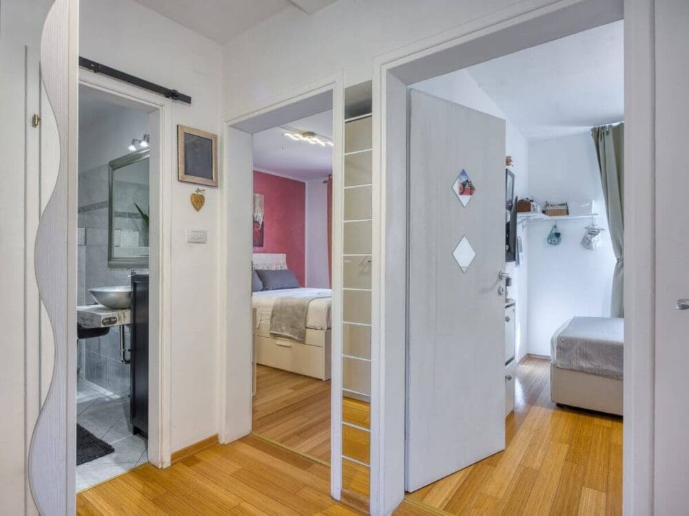Gepflegte 3-Zimmer-Wohnung mit eigenem Garten in der Nähe von Porec