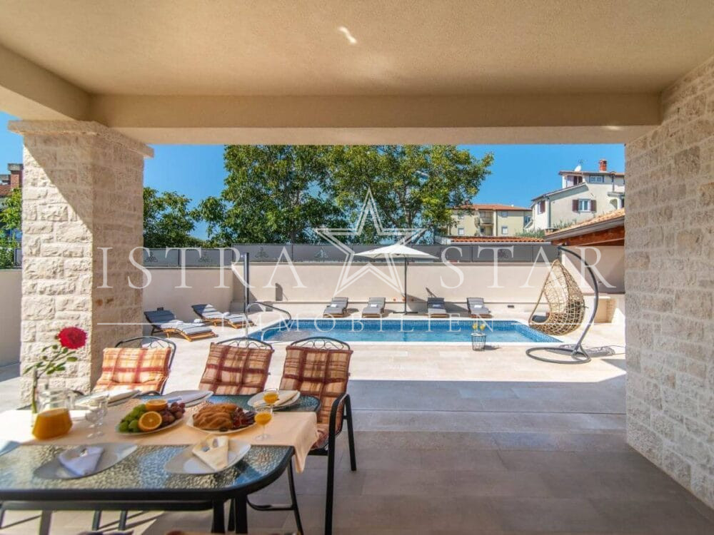 Istrisches Traumhaus mit Pool, Garten und Sommerküche, ruhige Lage, Meeresnähe in Porec