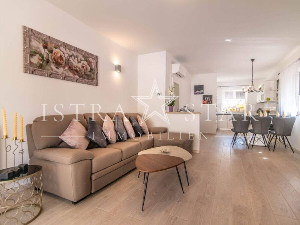 Istrisches Traumhaus mit Pool, Garten und Sommerküche, ruhige Lage, Meeresnähe in Porec