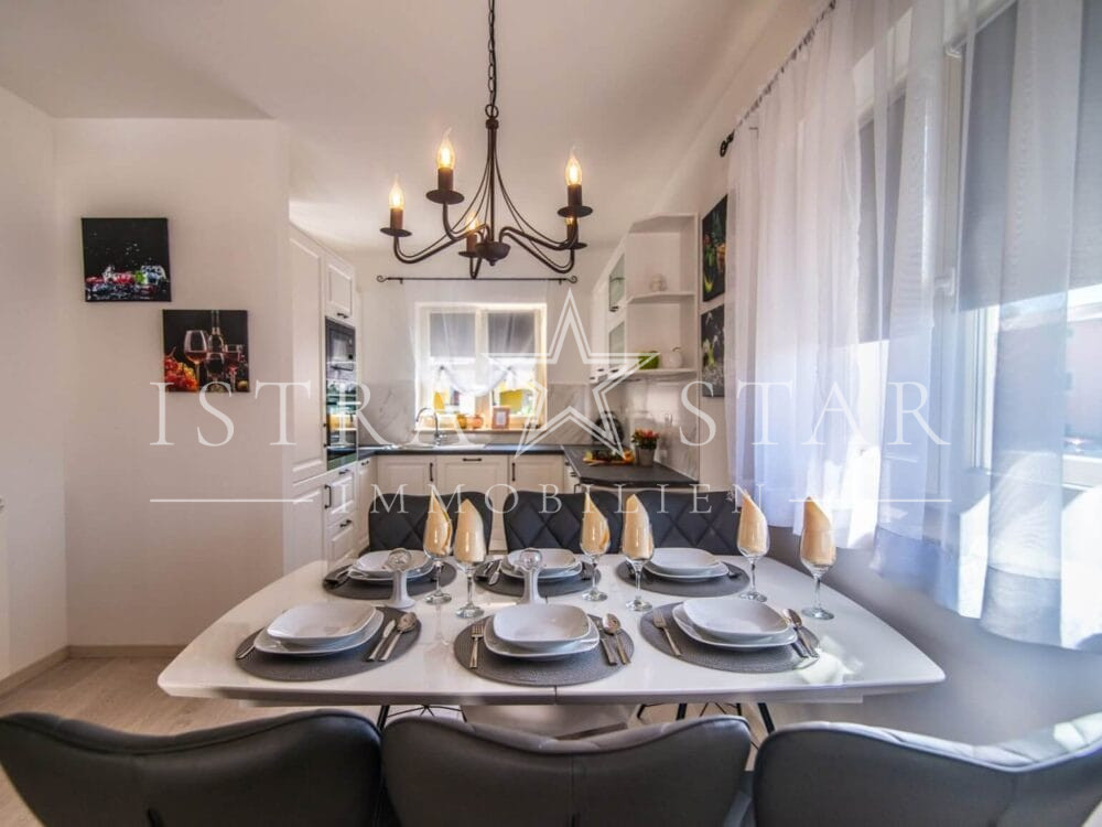 Istrisches Traumhaus mit Pool, Garten und Sommerküche, ruhige Lage, Meeresnähe in Porec