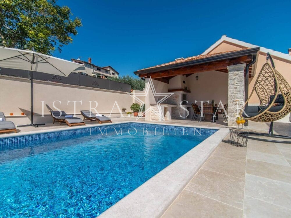 Istrisches Traumhaus mit Pool, Garten und Sommerküche, ruhige Lage, Meeresnähe in Porec