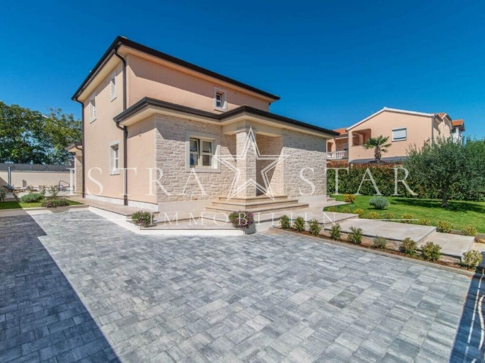 Istrisches Traumhaus mit Pool, Garten und Sommerküche, ruhige Lage, Meeresnähe in Porec